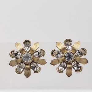 0023 Crown Trifari Rhinestone Daisies Gold Tone Clips